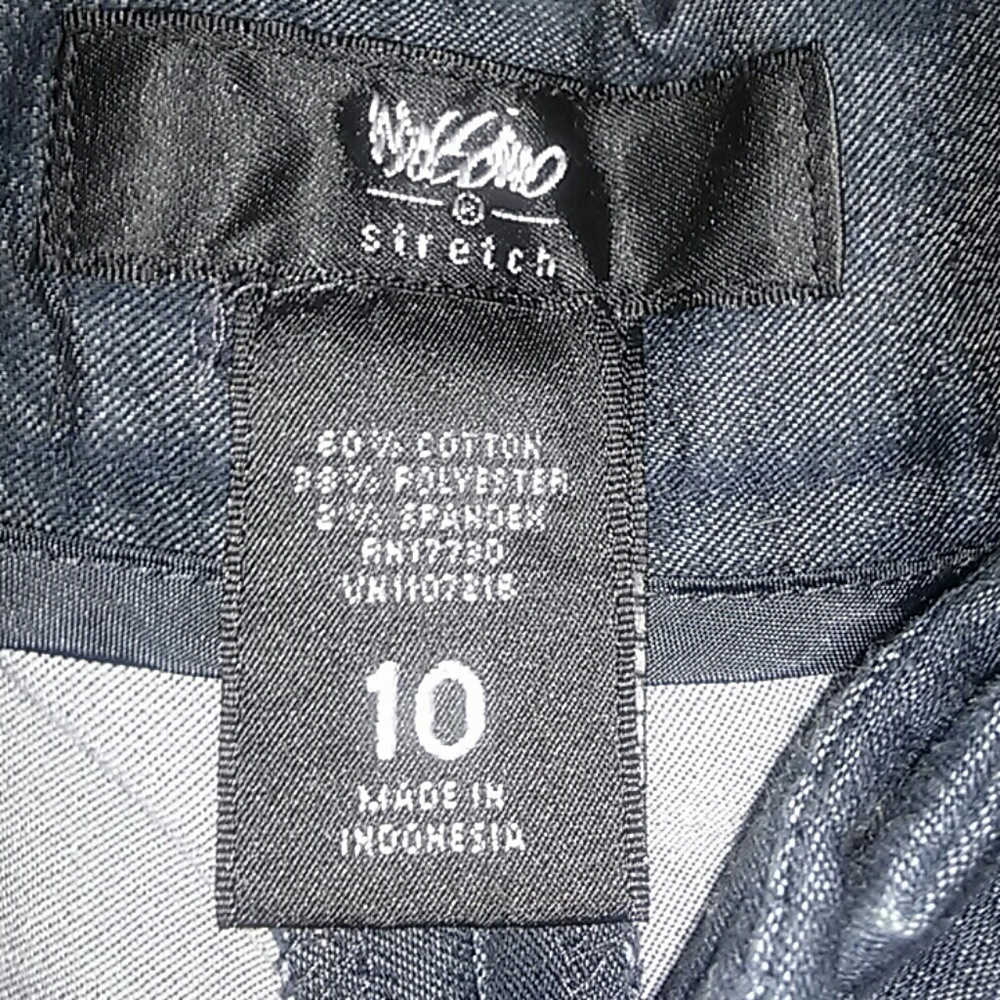 CASUAL SHORTS - Picture 6 of 6